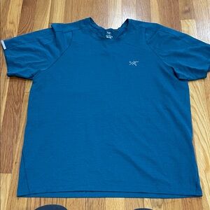 Arc’teryx tee
